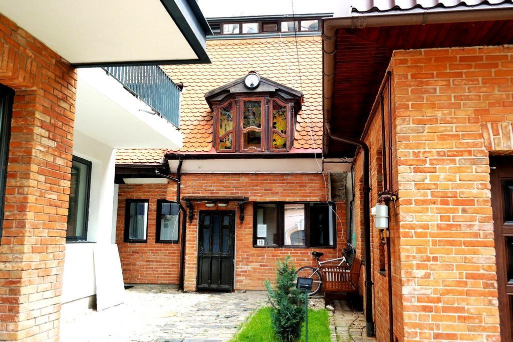 Romana Boutique Boekarest Buitenkant foto