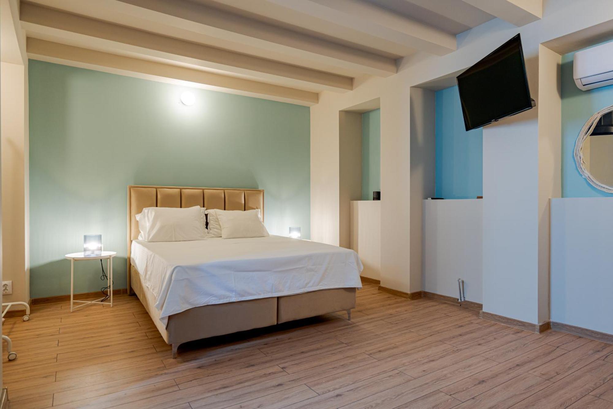 Romana Boutique Boekarest Buitenkant foto