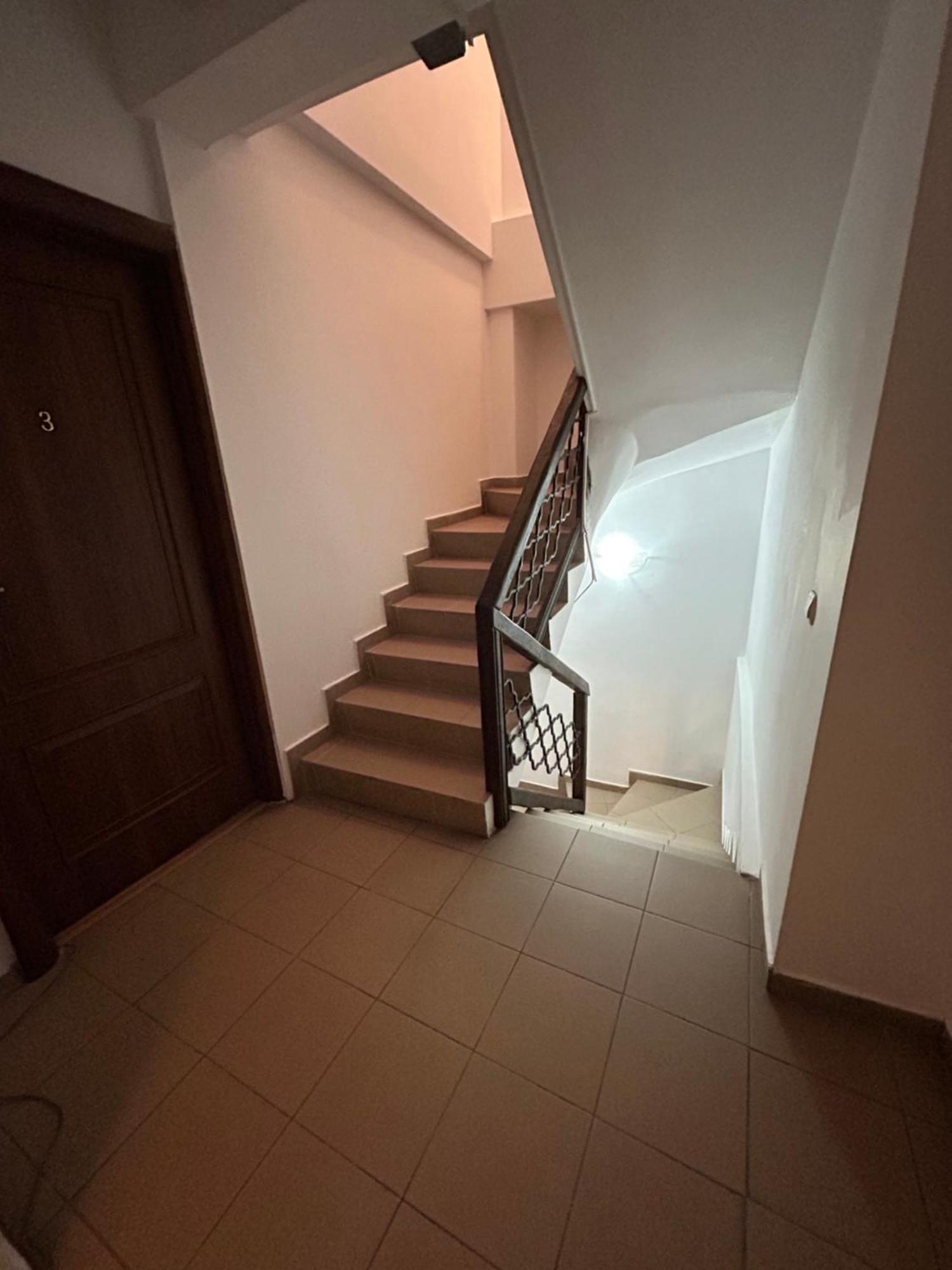 Romana Boutique Boekarest Buitenkant foto